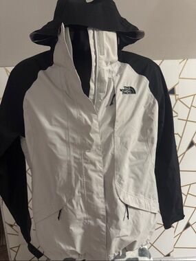 The North Face Women’s Black & White Jacket